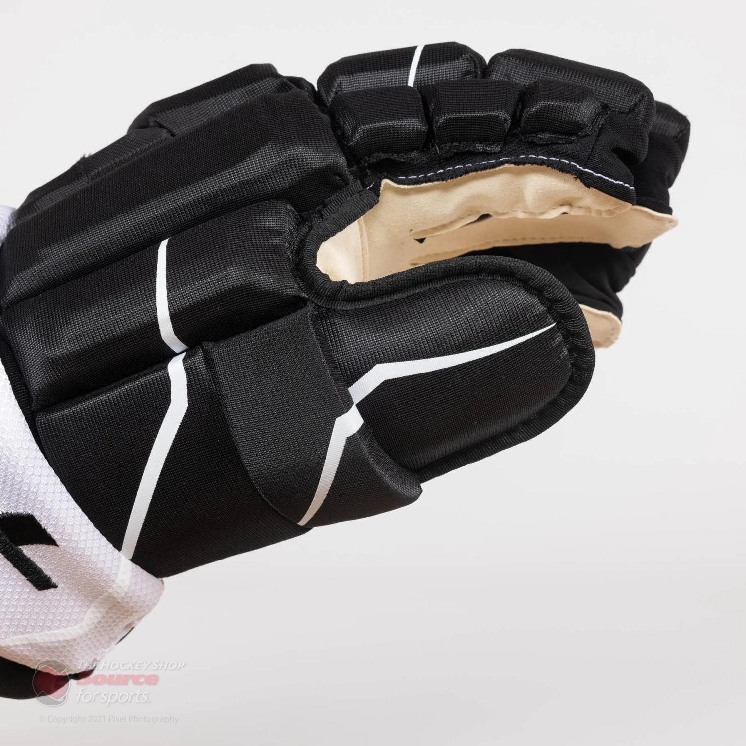TRUE Catalyst M16 Junior Hockey Gloves S21 5 TRUE Catalyst M16 Junior Hockey Gloves S21 - Image 5
