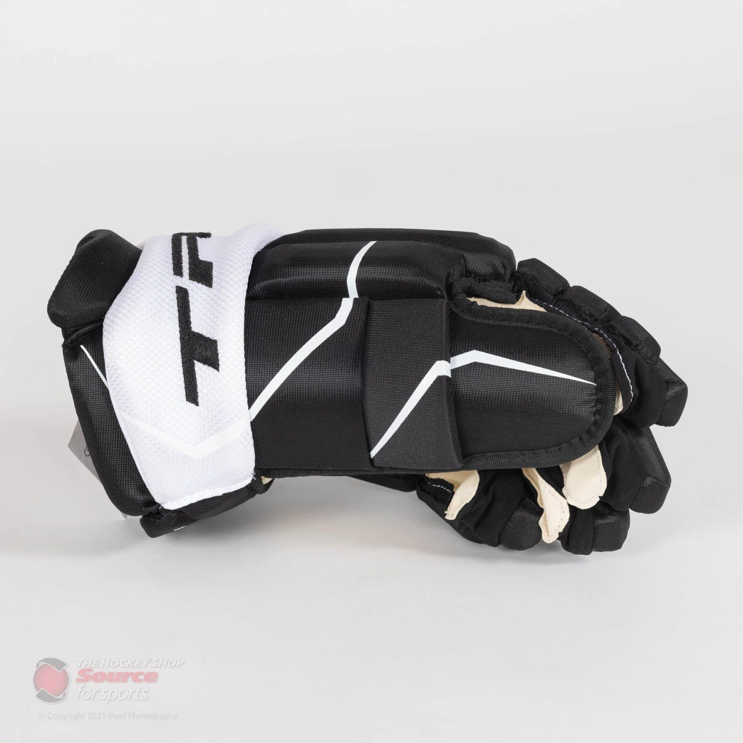 TRUE Catalyst M16 Junior Hockey Gloves S21 3 TRUE Catalyst M16 Junior Hockey Gloves S21 - Image 3