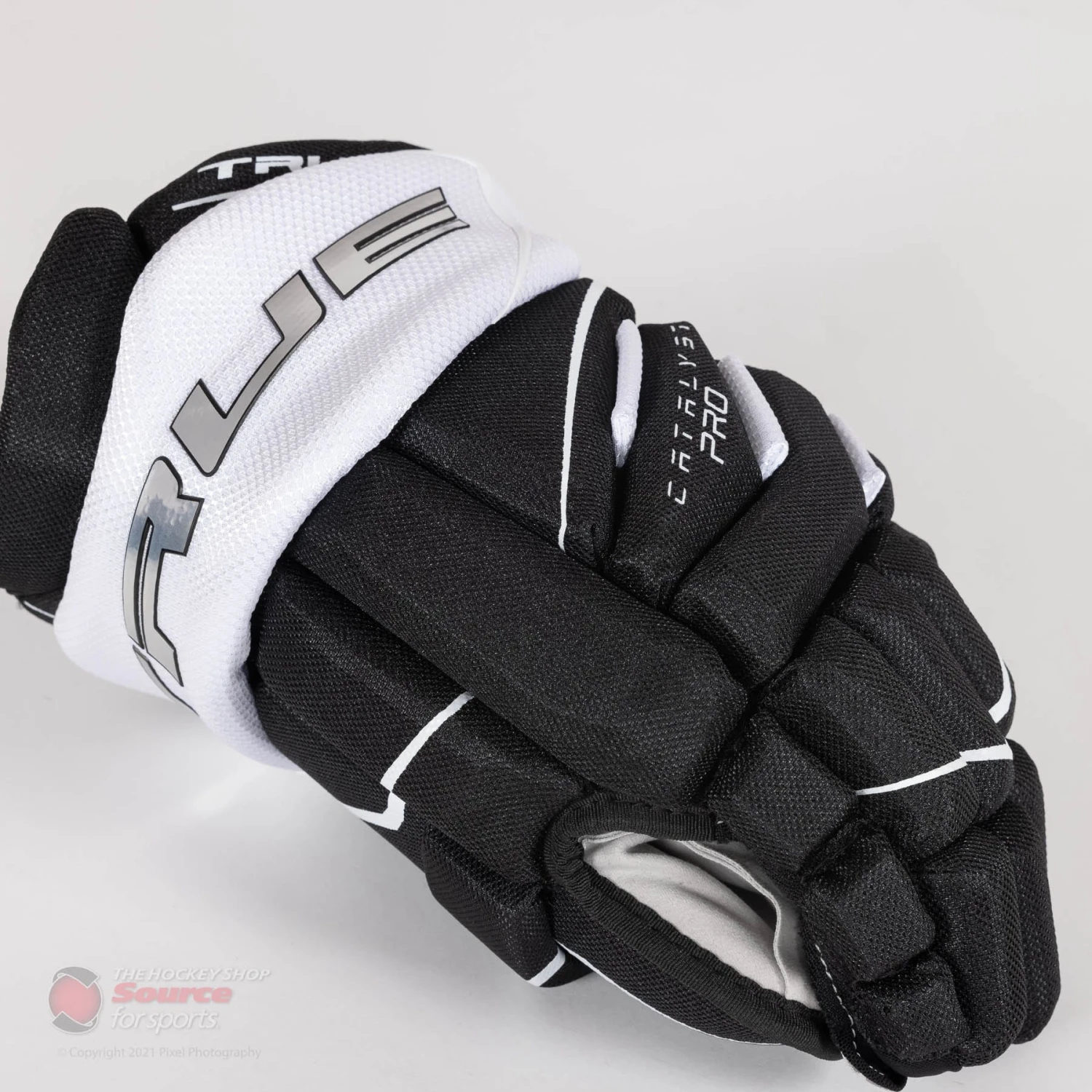 TRUE Catalyst Pro Senior Hockey Gloves 3 TRUE Catalyst Pro Senior Hockey Gloves - Image 3