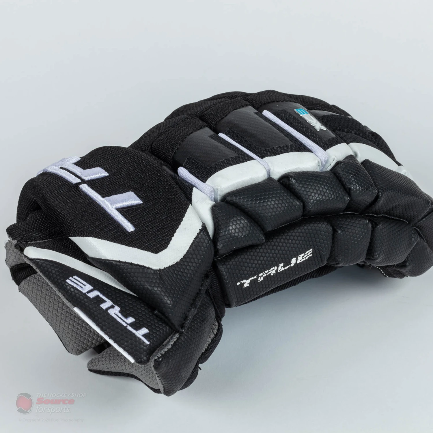 TRUE XC9 Pro Senior Hockey Gloves 4 TRUE XC9 Pro Senior Hockey Gloves - Image 4