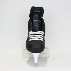 TRUE Player Junior Hockey Skates - Pro Stock - Shift Holder - Size 5 -True true hockey skates true player junior hockey skates pro stock shift holder size 5 5 r standard 15186617335874