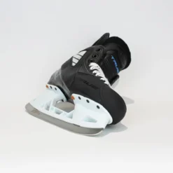 TRUE Player Junior Hockey Skates - Pro Stock - VH Holder - Size 4 -True true hockey skates true player junior hockey skates pro stock vh holder size 4 4 r standard 15186577752130