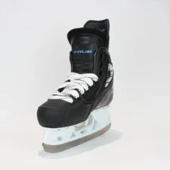 TRUE Player Junior Hockey Skates - Pro Stock - VH Holder - Size 4 -True true hockey skates true player junior hockey skates pro stock vh holder size 4 4 r standard 15186577817666