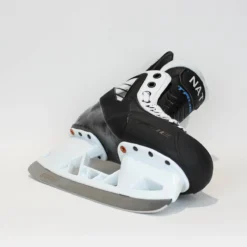 TRUE Player Junior Hockey Skates - Pro Stock - VH Holder - White Side - "NAT" - Size 5 -True true hockey skates true player junior hockey skates pro stock vh holder white side nat size 5 5 r standard 15186595774530