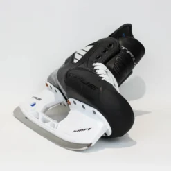 TRUE Player Senior Hockey Skates - Pro Stock - Shift Holder - Lightweight Tongue - Size 8 -True true hockey skates true player senior hockey skates pro stock shift holder lightweight tongue size 8 8 r standard 15187100205122