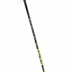 TRUE Catalyst 3X Junior Hockey Stick S21 - 20 Flex -True true hockey sticks true catalyst 3x junior hockey stick 20 flex 28797103079490