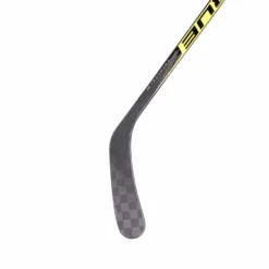 TRUE Catalyst 3X Junior Hockey Stick S21 - 20 Flex -True true hockey sticks true catalyst 3x junior hockey stick 20 flex 28797103243330