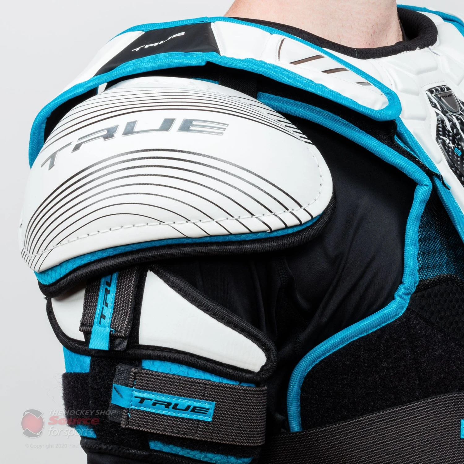 TRUE AX9 Senior Hockey Shoulder Pads 10 TRUE AX9 Senior Hockey Shoulder Pads - Image 10