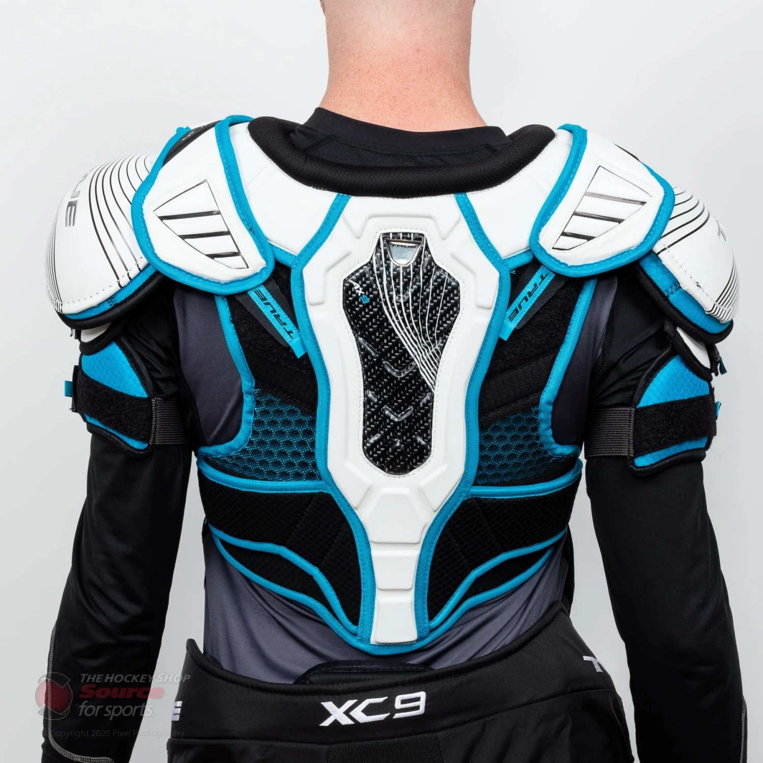 TRUE AX9 Senior Hockey Shoulder Pads 6 TRUE AX9 Senior Hockey Shoulder Pads - Image 6